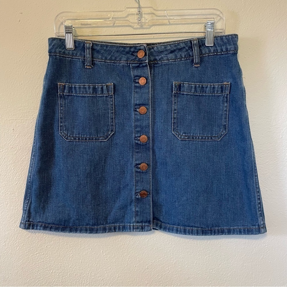 Gap Medium Wash Patch Pocket Button Front Denim Skirt